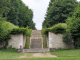 le parc du Domaine Royal : escalier (cascade)