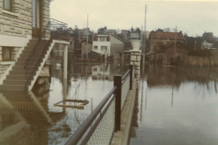 Innondation Impasse Boubou Dado 1969 - Maurecourt