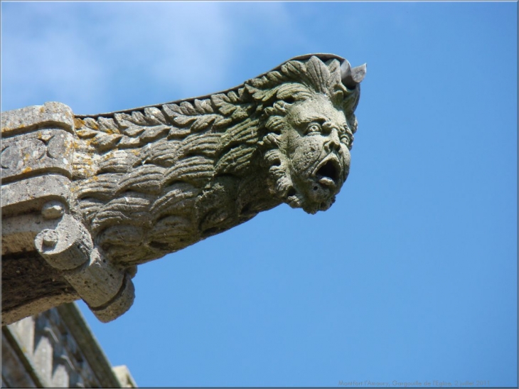 Gargouille sur le toit de l'église (détail) - Montfort-l'Amaury