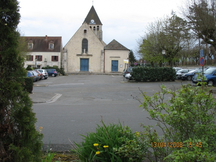 Plaisir,Place Saint-Pierre