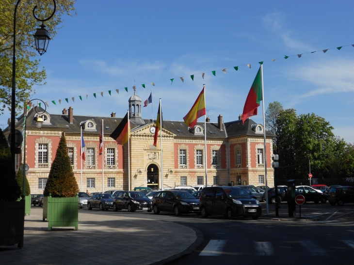 Mairie-de-rambouillet, offerte par Napoléon 1er