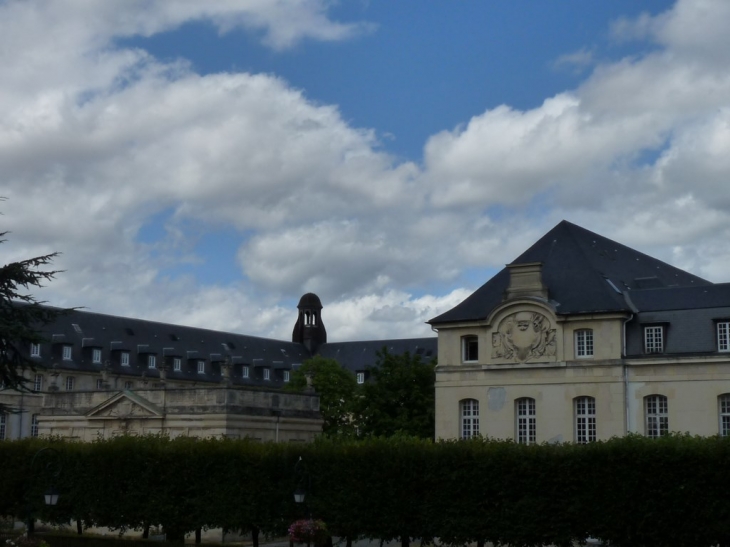 Dans la ville - Saint-Cyr-l'École