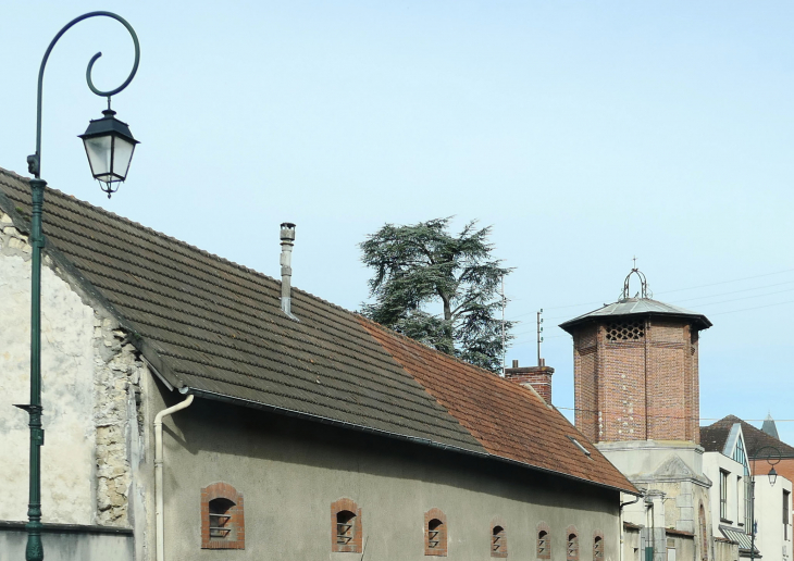 Ancienne ferme avec pigeonnier - Vaux-sur-Seine