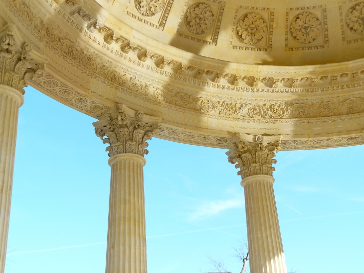 Détail du temple de l'amour - Versailles