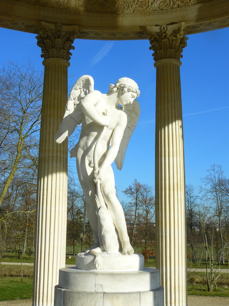 Détail du temple de l'amour - Versailles