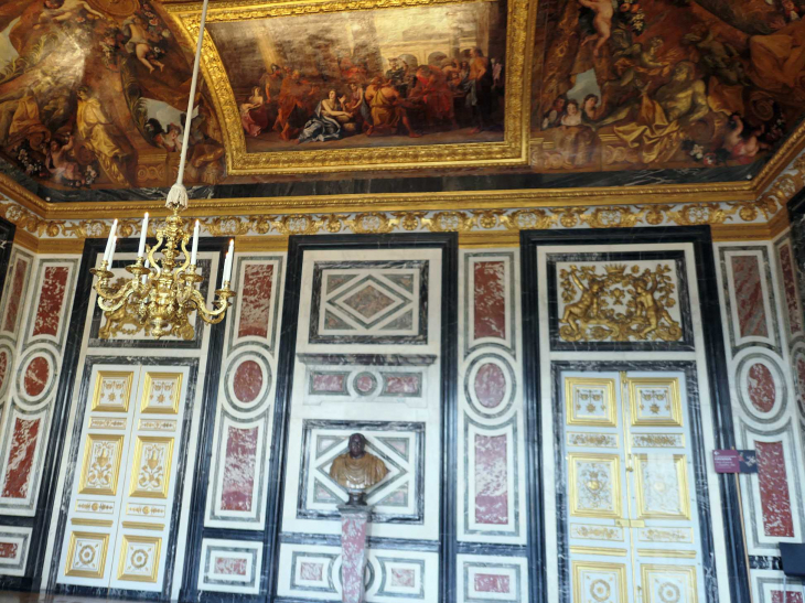 Château de Versailles : salle des Gardes de la rEINE