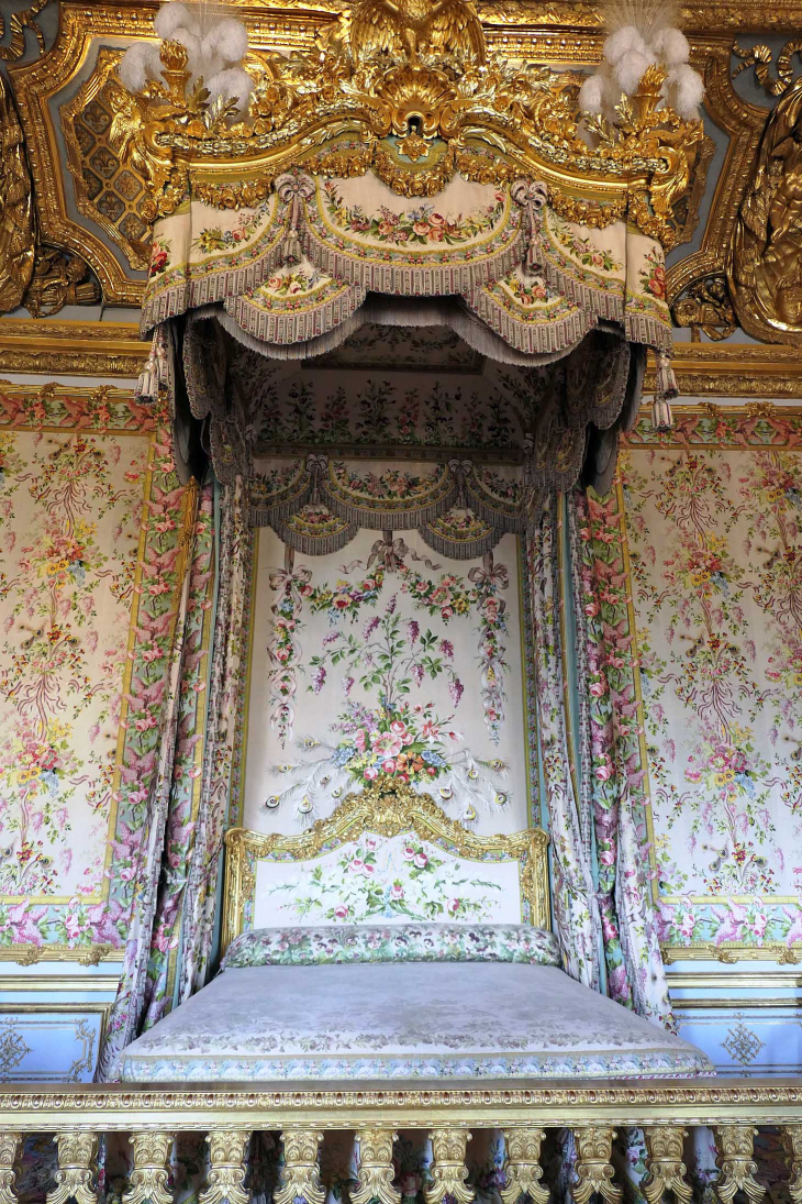 Château de Versailles : le lit de la Reine