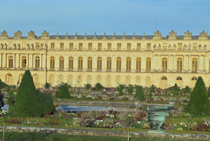 Château de Versailles côté jardin : la façade