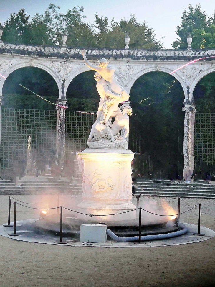 Jardins du château de Versailles : le bosquet de la Colonnade