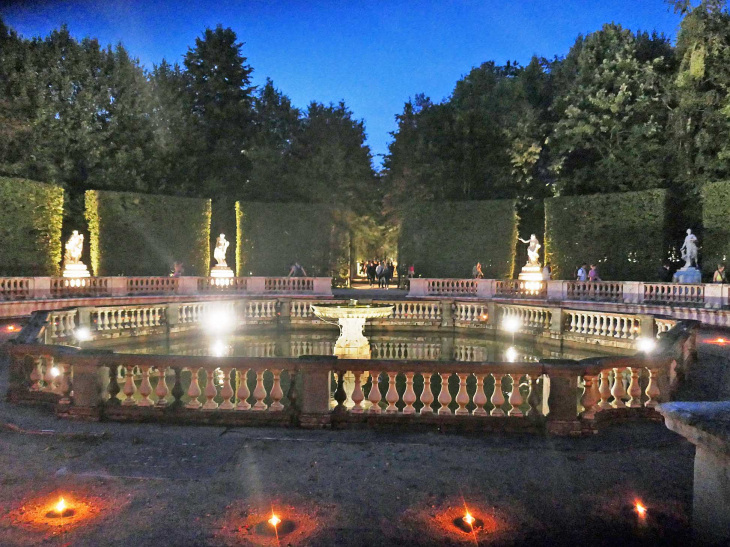 Jardins du château de Versailles : le bosquet des Dômes