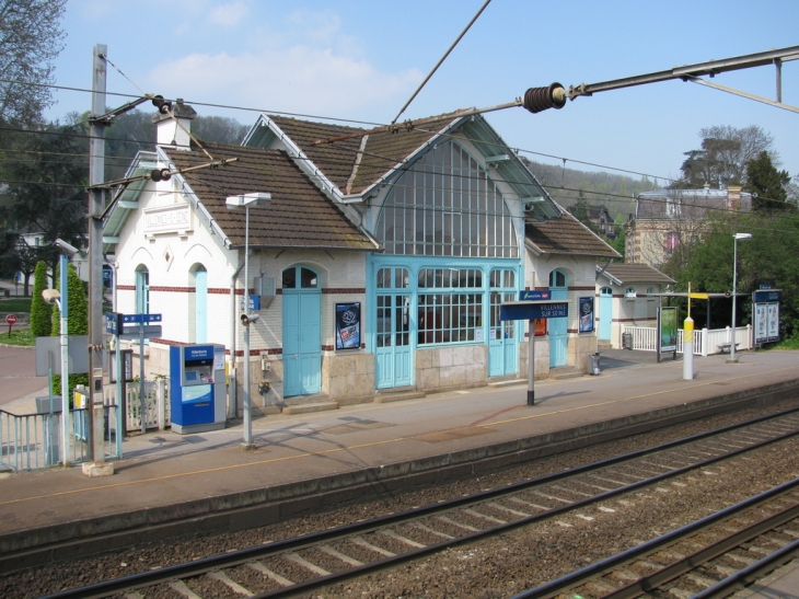 La gare côté quais - Villennes-sur-Seine