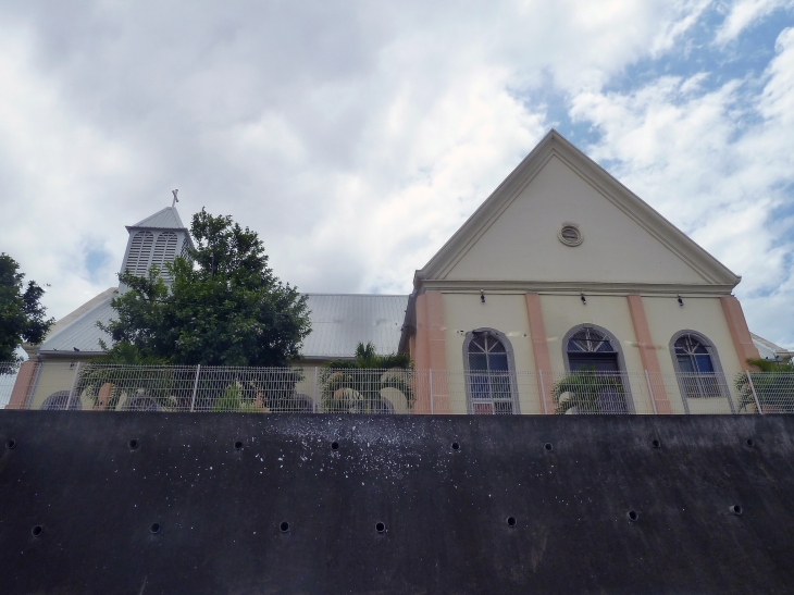 Le Piton Saint Leu : l'église Notre Dame de la Nativité de Marie - Saint-Leu