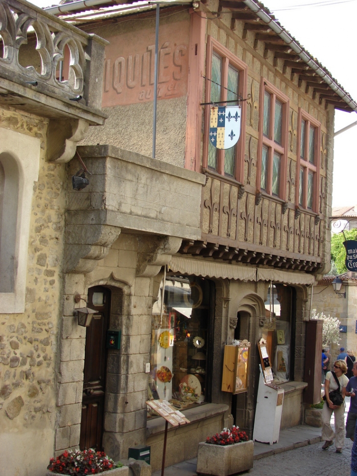 Dans les Rues de la Cité - Carcassonne