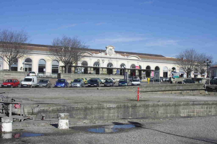 Façade de la gare - Carcassonne