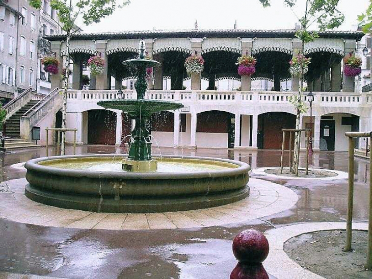 Fontaine en ville - Castelnaudary