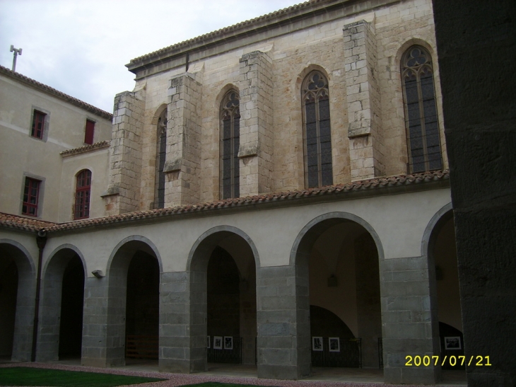  - Caunes-Minervois