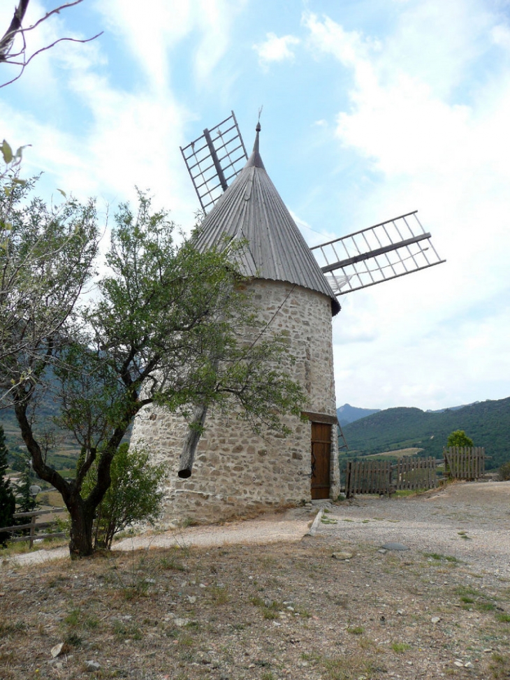 Le moulin d'Omer, en service - Cucugnan