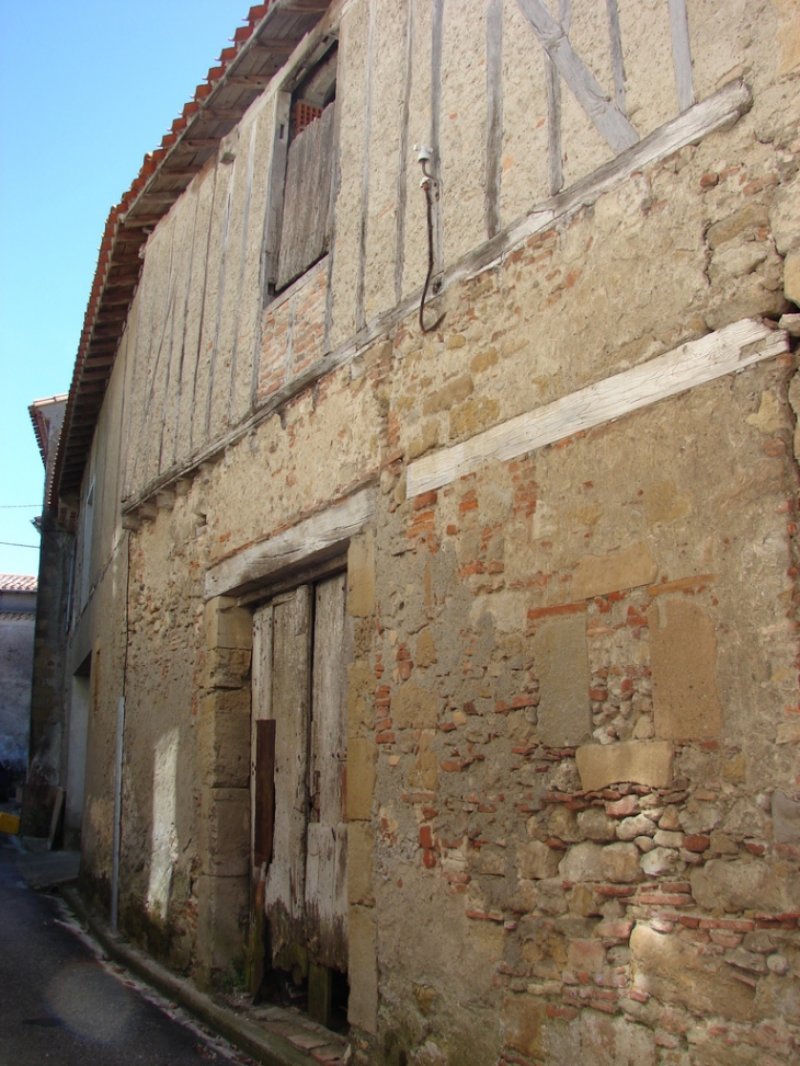 Dans les rues du Village - Fanjeaux