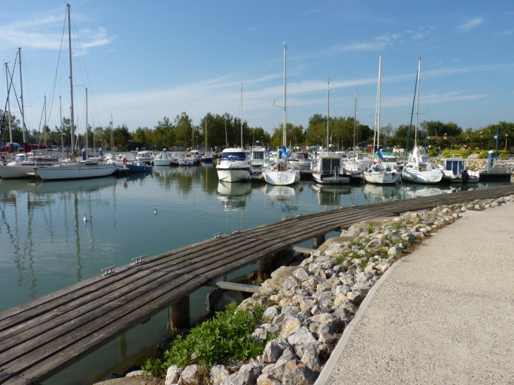 Le port sur l'Aude - Fleury