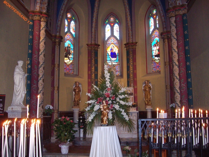 Dans l'Eglise - Montferrand