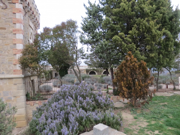 Les jardins conçu par l'abé !! - Rennes-le-Château