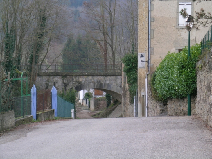 Le vieux pont à l'echo ... - Sainte-Colombe-sur-l'Hers