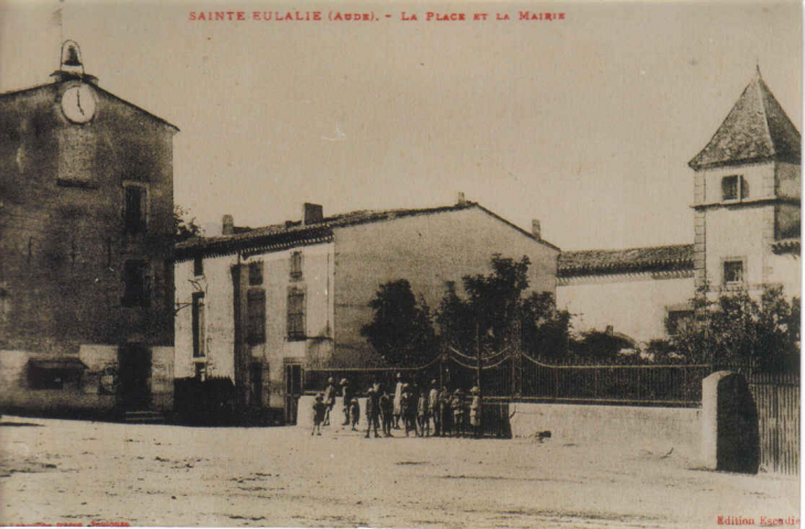 Place de la mairie - Sainte-Eulalie