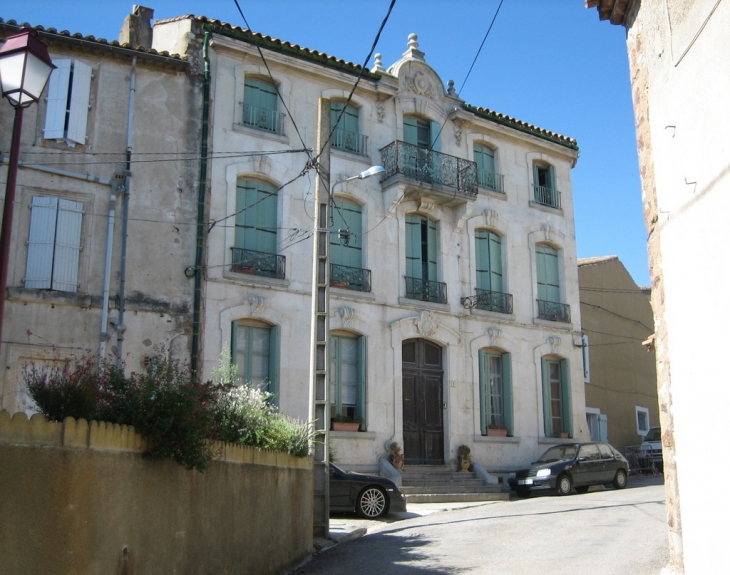 Belle maison - Thézan-des-Corbières