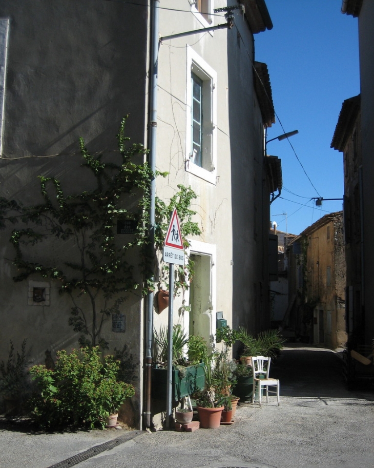 Ombre, calme et verdure - Thézan-des-Corbières