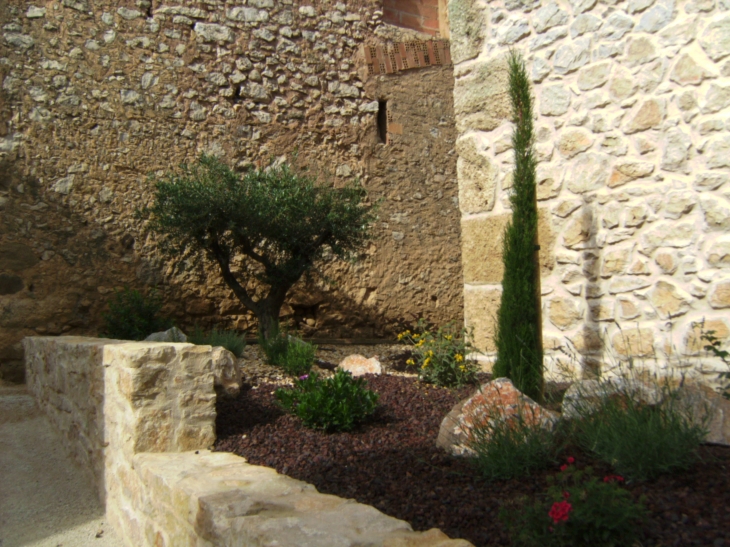 Petit jardin Place du Languedoc Thezan - Thézan-des-Corbières