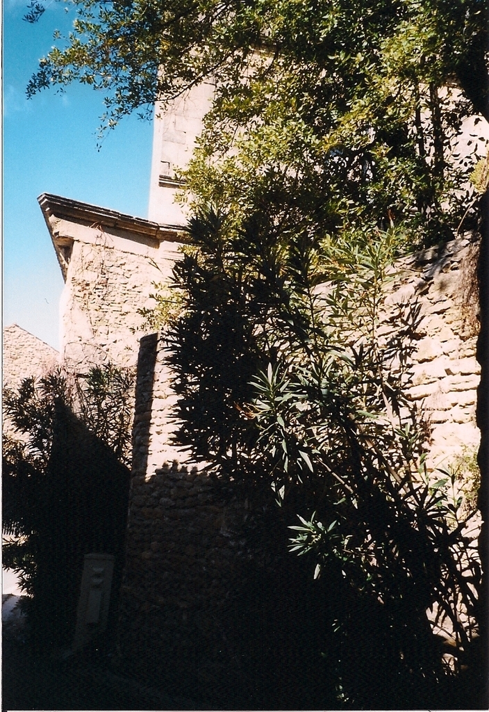 Vue partielle du chateau - Cavillargues