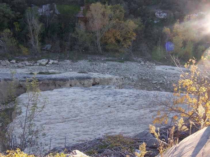 Suite des rochers du gardon a sec :Dions