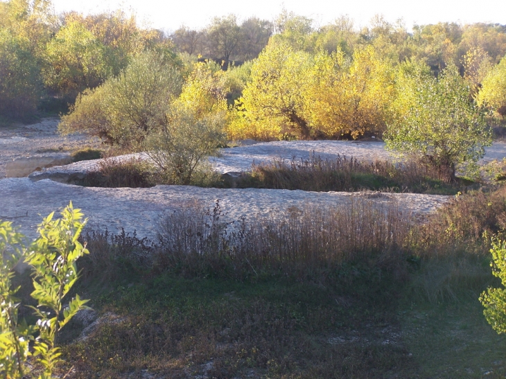 L'autre coté du pont , gardon sec - Dions