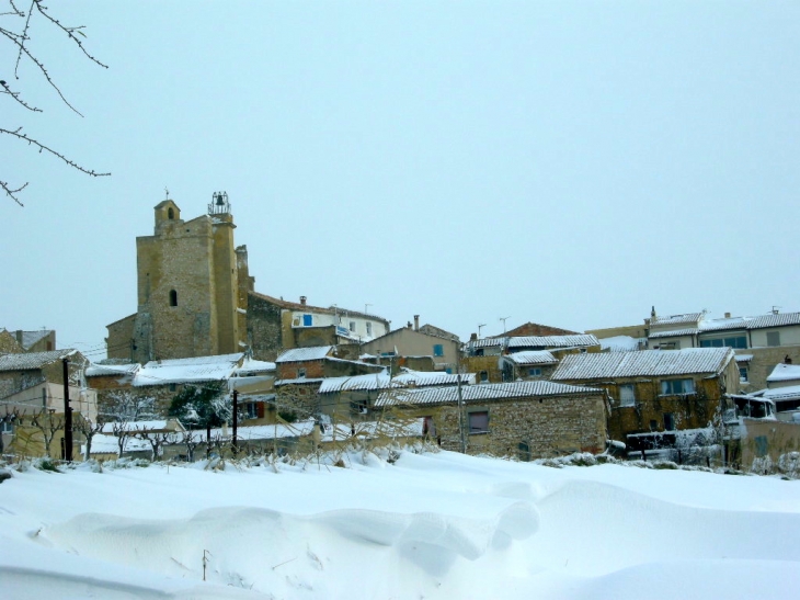 Vue sur le village - Estézargues