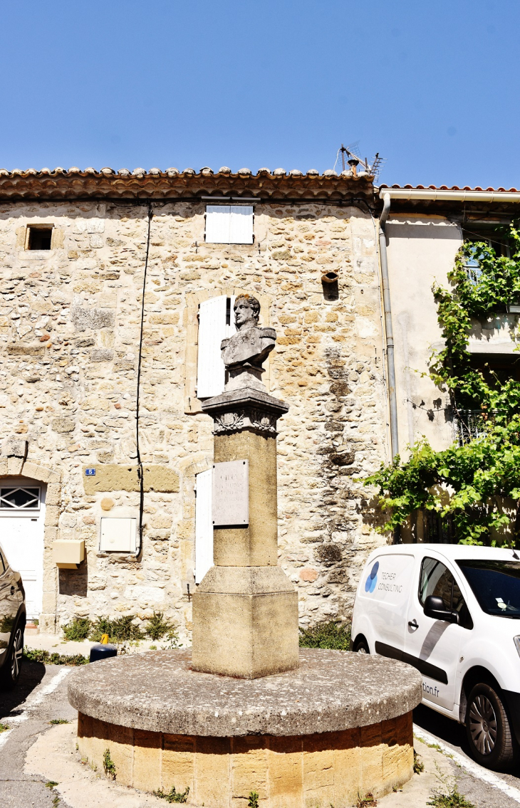 Statue - Fournès