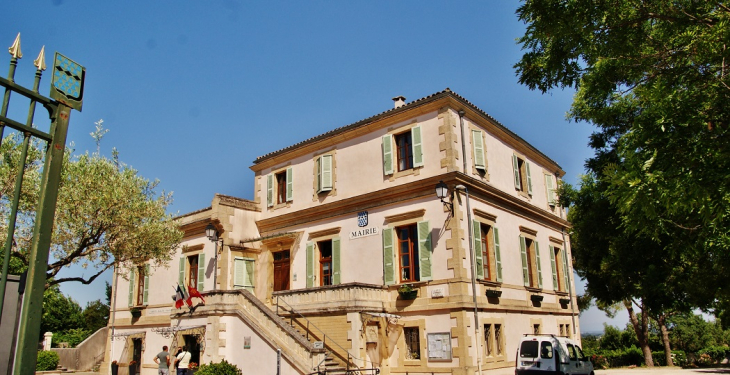 La Mairie - La Calmette