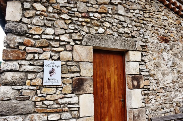 La Commune ( l'Abri-du-Temps ) - Meyrannes