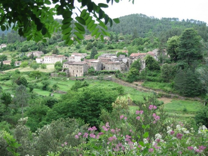 Hameau de l'Elzière à Peyremale