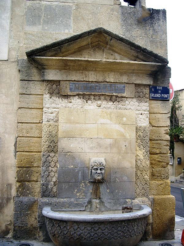 Fontaine - Rochefort-du-Gard