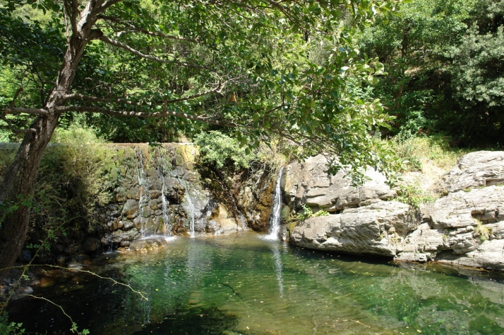 Vue de la cascade - Saint-André-de-Valborgne