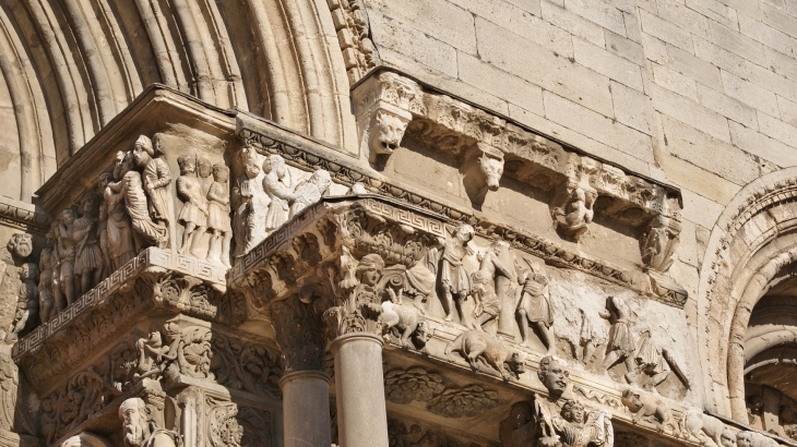 Abbatiale De St Gilles ( Détail ) - Saint-Gilles