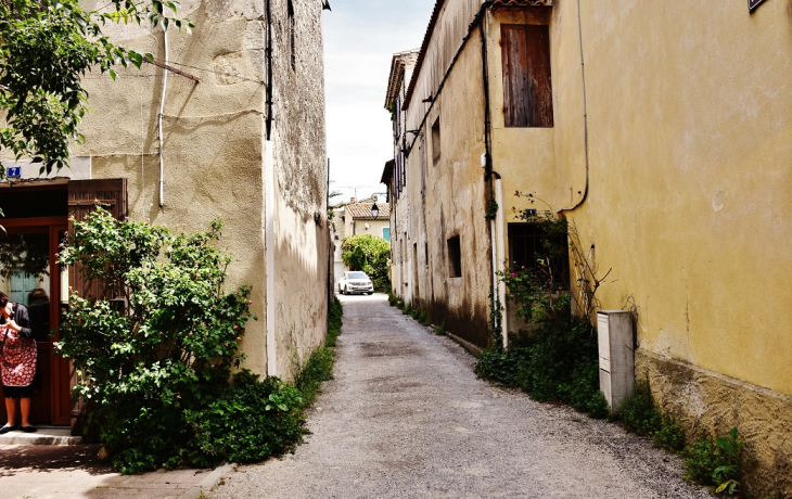 La Commune - Saint-Hilaire-d'Ozilhan