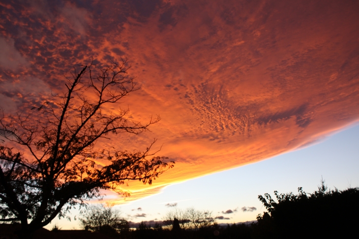 Ciel de feu à St Hilaire de Brethmas - Saint-Hilaire-de-Brethmas