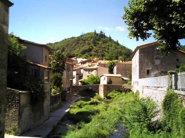 Le joli pont du village - Saint-Laurent-le-Minier