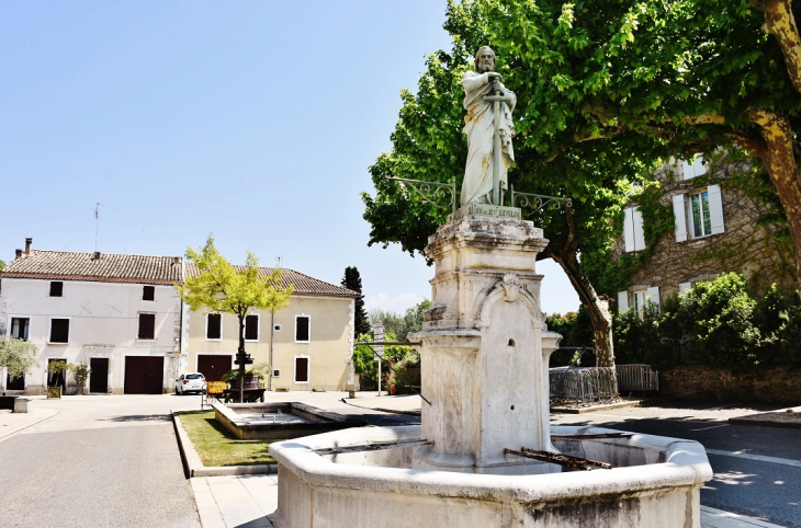 Fontaine - Saint-Paulet-de-Caisson