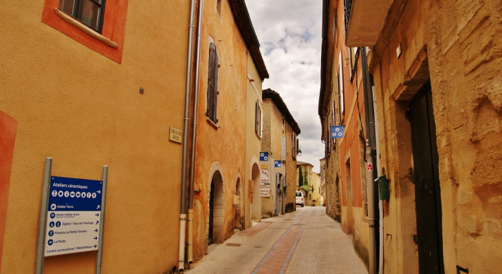 La Commune - Saint-Quentin-la-Poterie