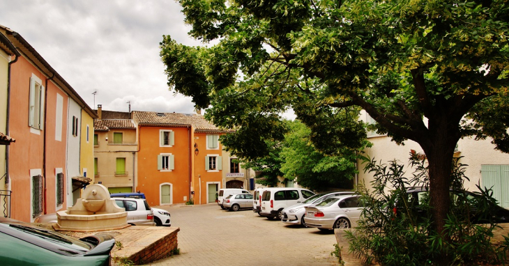 La Commune - Saint-Quentin-la-Poterie