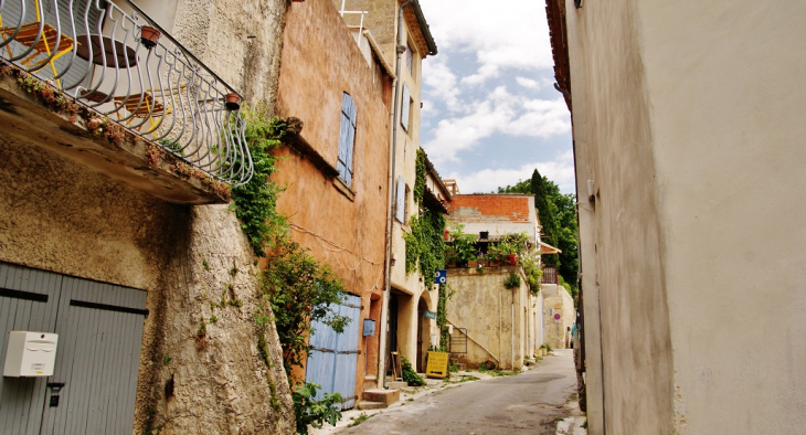 La Commune - Saint-Quentin-la-Poterie