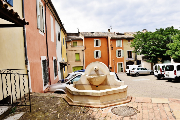 La Commune - Saint-Quentin-la-Poterie