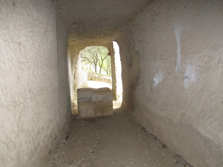 2 EME TUNNEL  EN ARRRIVANT  LA GROTTE ?  PREMIER QUI SE TROUVE SUR LA COLLINE D4EN FACE  - Sernhac